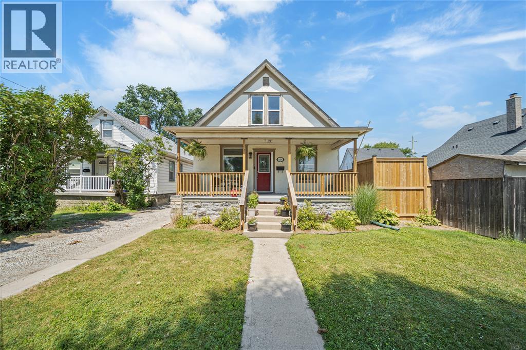 224 Confederation St, Sarnia, ON N7T 1Z8