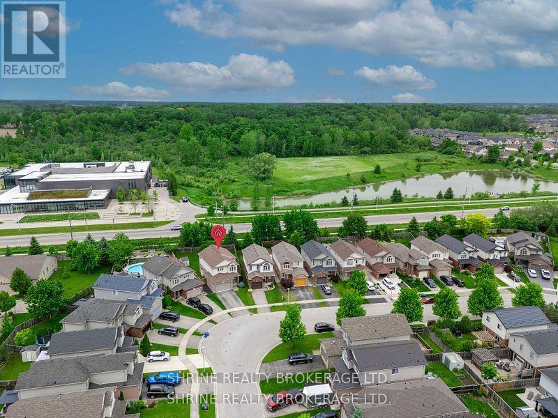 899 Bradshaw Cres, London, ON N5X 0B6