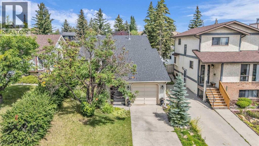 203 Edgeland Rd NW, Calgary, AB T3A 2Y3