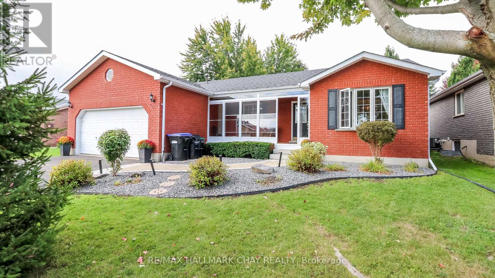 5 Burton Cres, Springwater, ON L0L 1P0