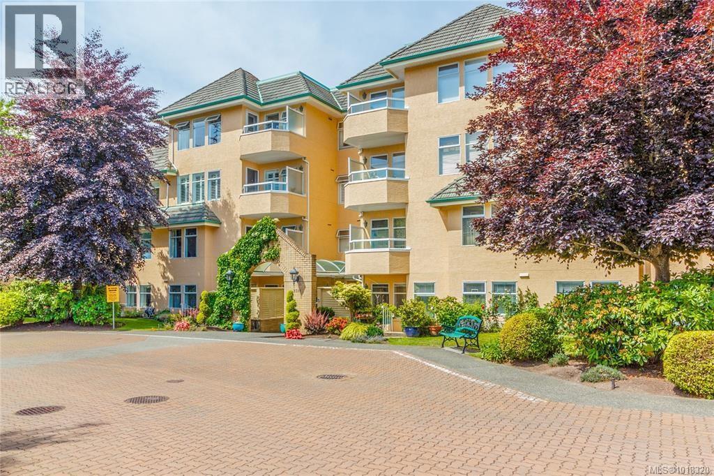 2311 Mills Rd Unit 201 Rd, Sidney, BC V8L 2C3