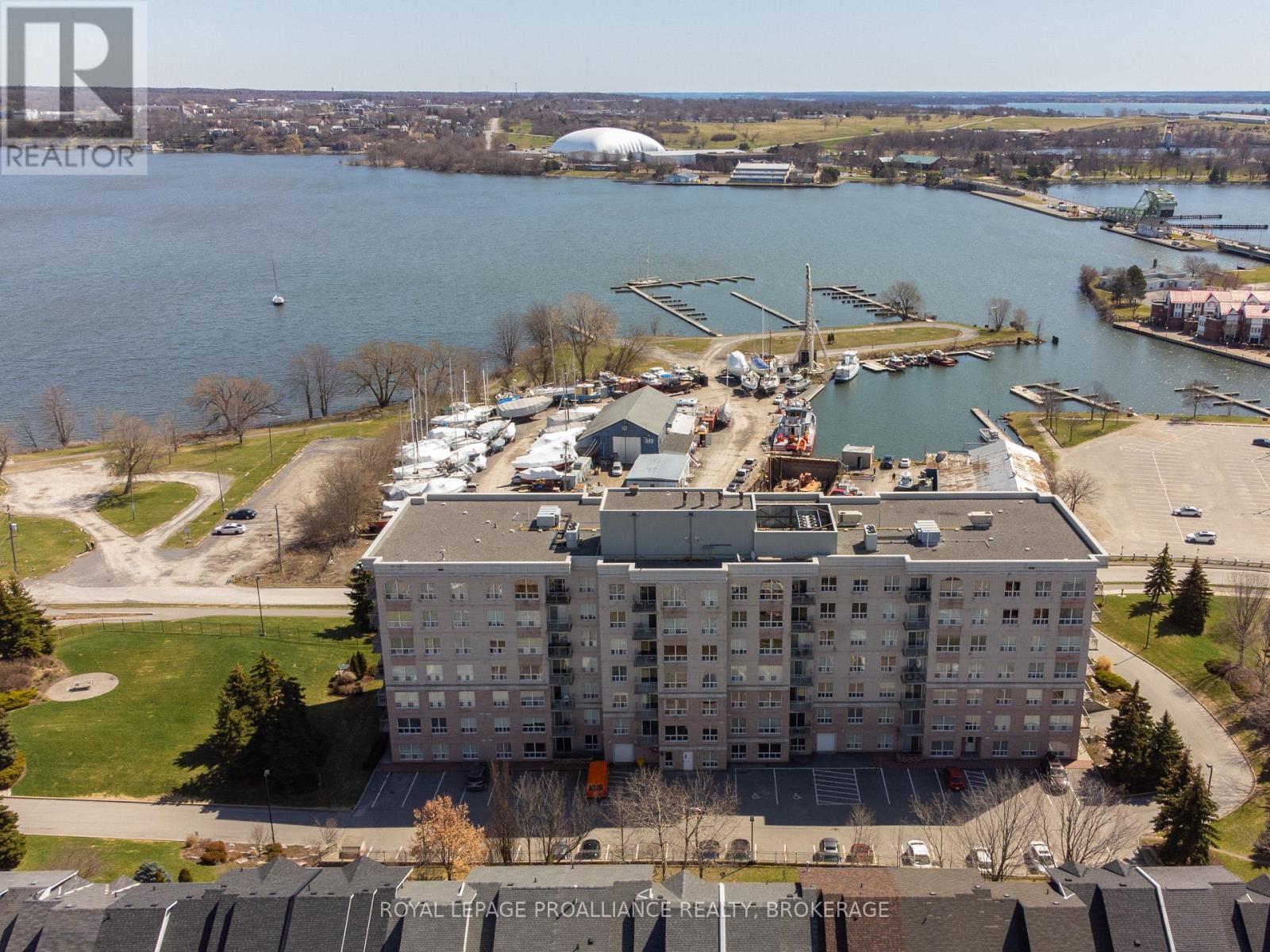 205 350 Wellington St, Kingston, ON K7K 7J7