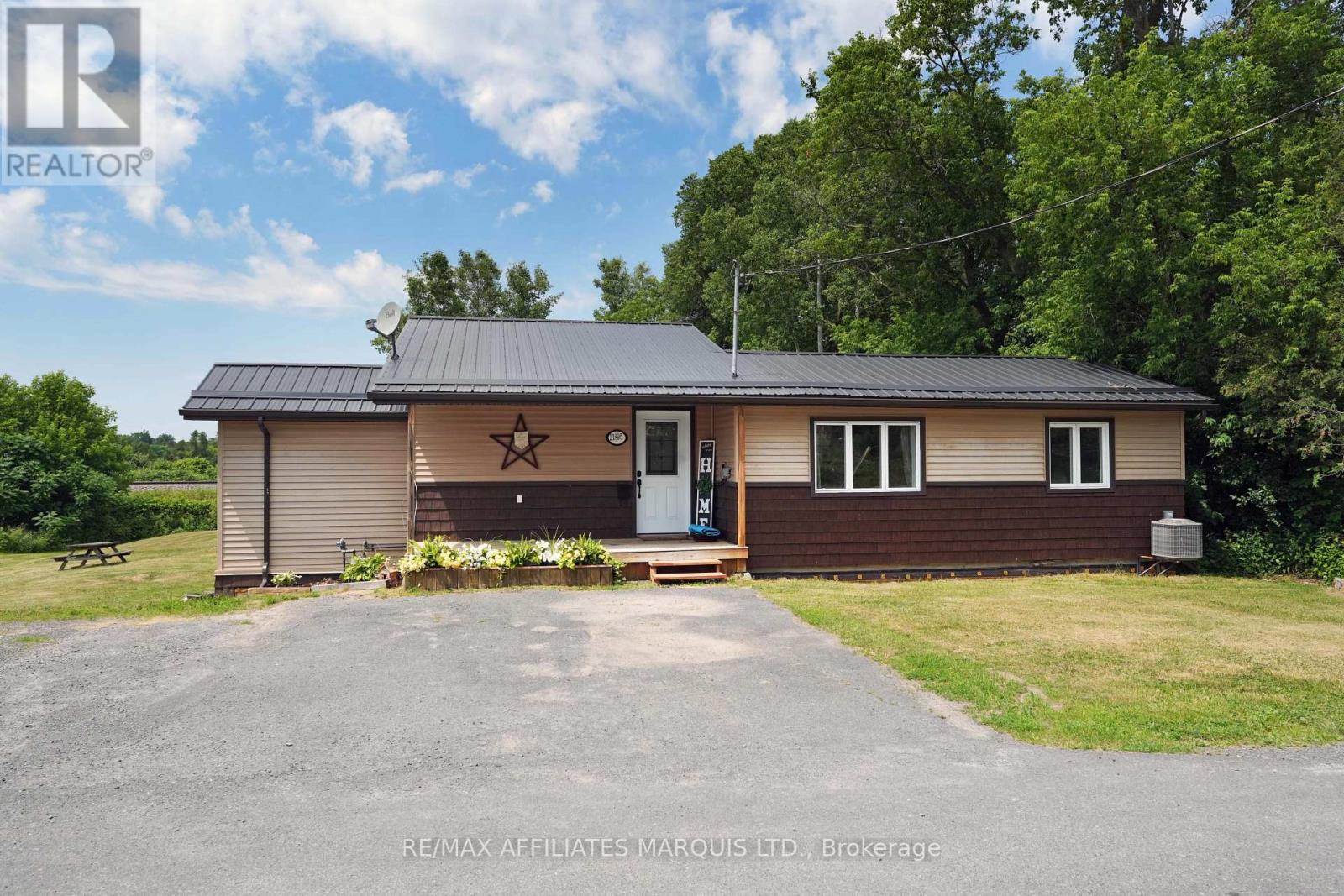 21895 Seguin Mill St, North Glengarry, ON K0B 1H0