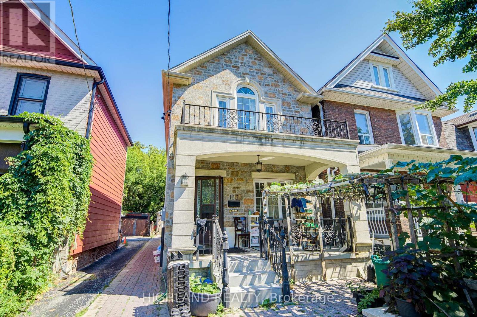 123 Russett Ave, Toronto Dovercourt-wallace Emerson-junction, ON M6H 3M4