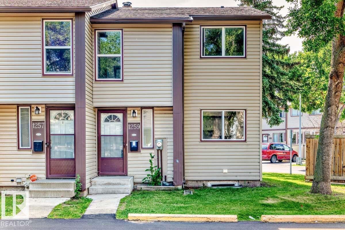 1259 Hooke Rd NW, Edmonton, AB T5A 4A4