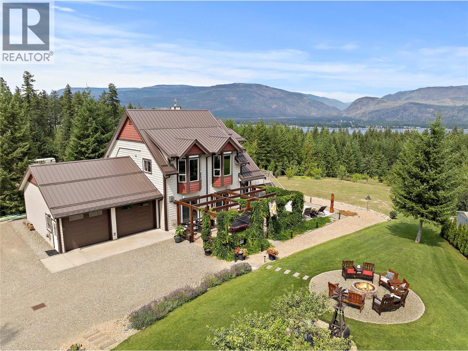 2672 Mckenzie Rd, Sorrento, BC V0E 2W1