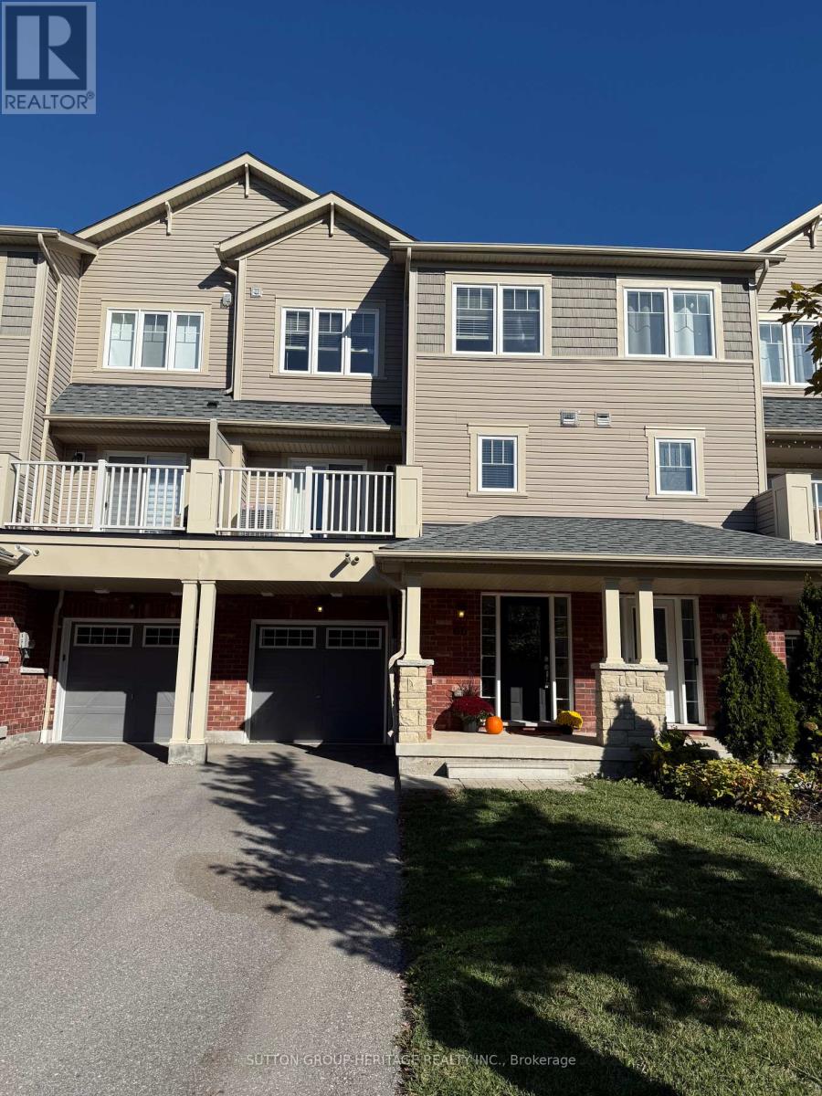 66 Tabaret Cres, Oshawa, ON L1L 0G5