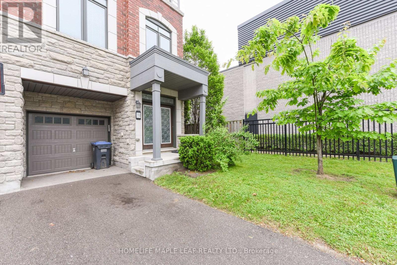 1 350 Ladycroft Ter, Mississauga, ON L5A 3N7