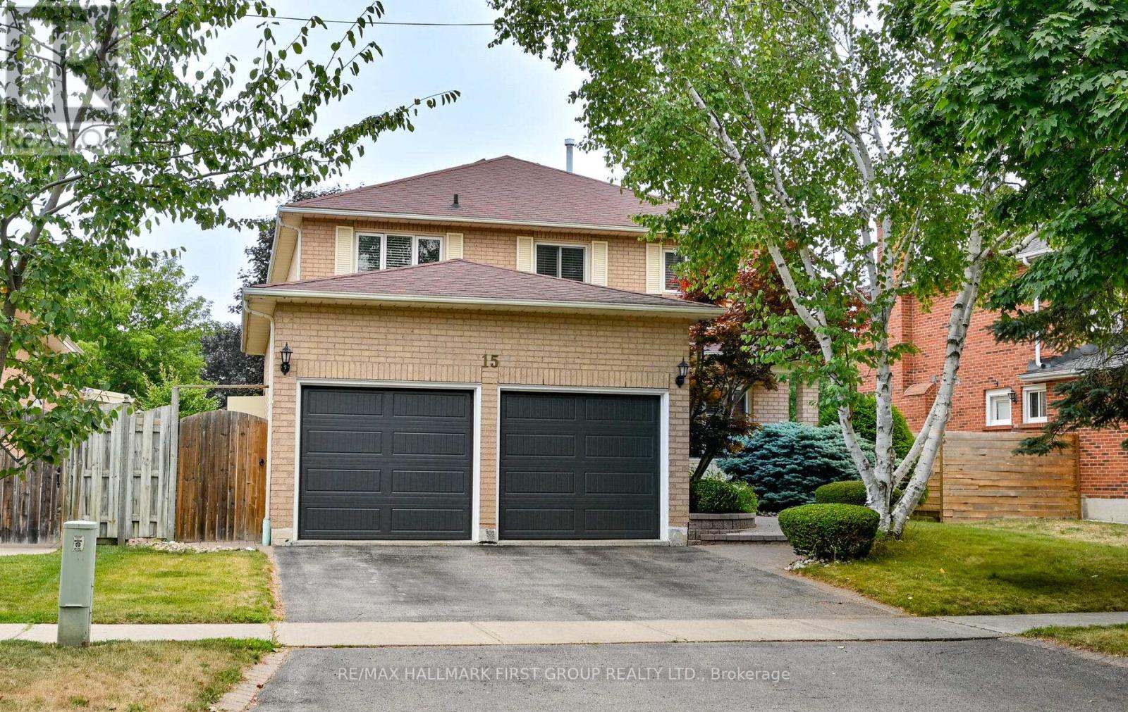 15 Ribblesdale Dr, Whitby, ON L1N 6Z3