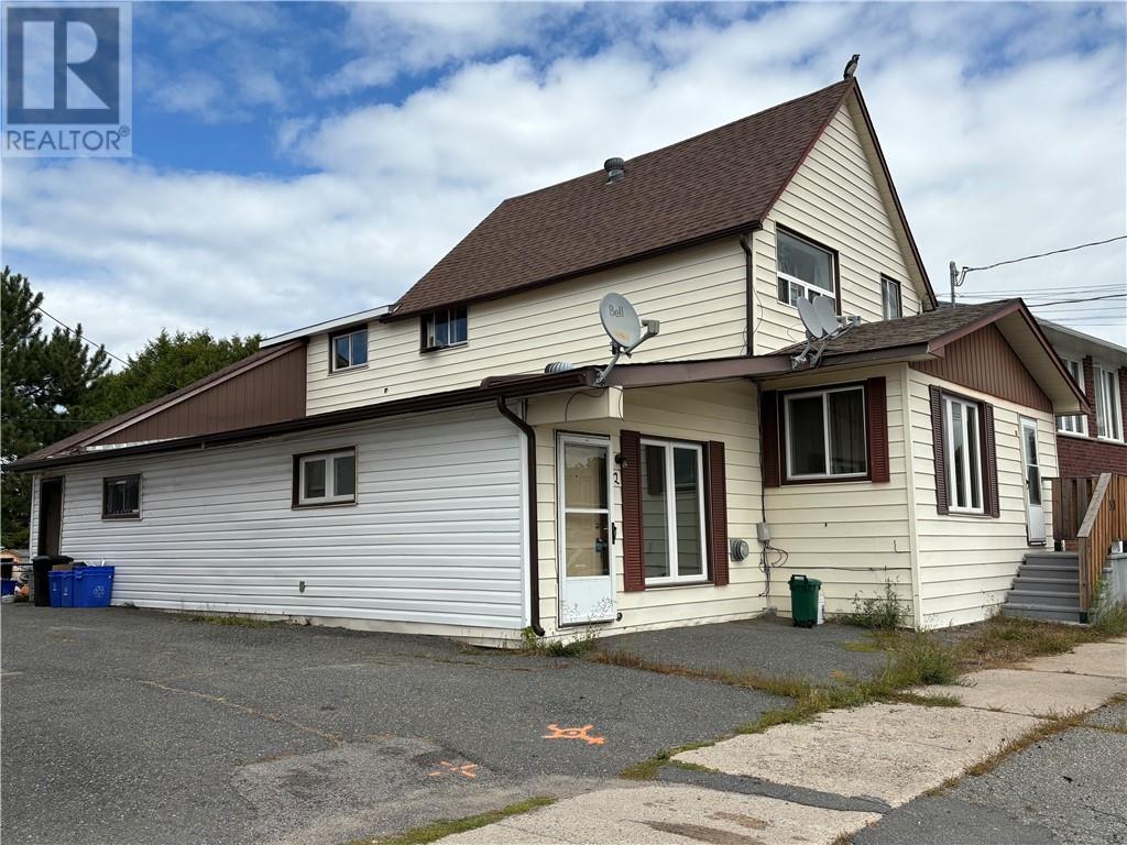53 Main St E, Chelmsford, ON P0M 1L0