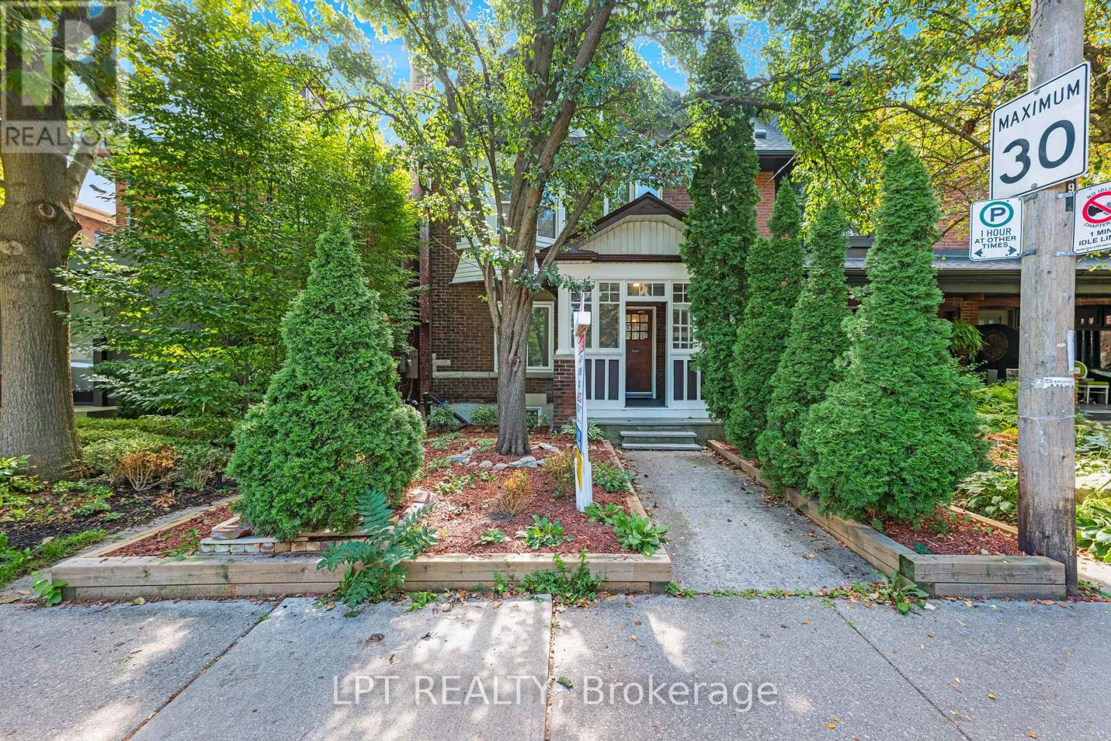 19 Marmaduke St, Toronto, ON M6R 1T1