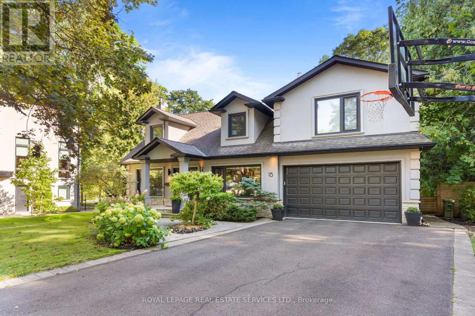 15 Pinehurst Cres, Toronto, ON M9A 3A4