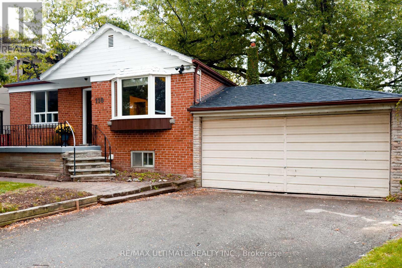 110 De Quincy Blvd, Toronto, ON M3H 1Y9