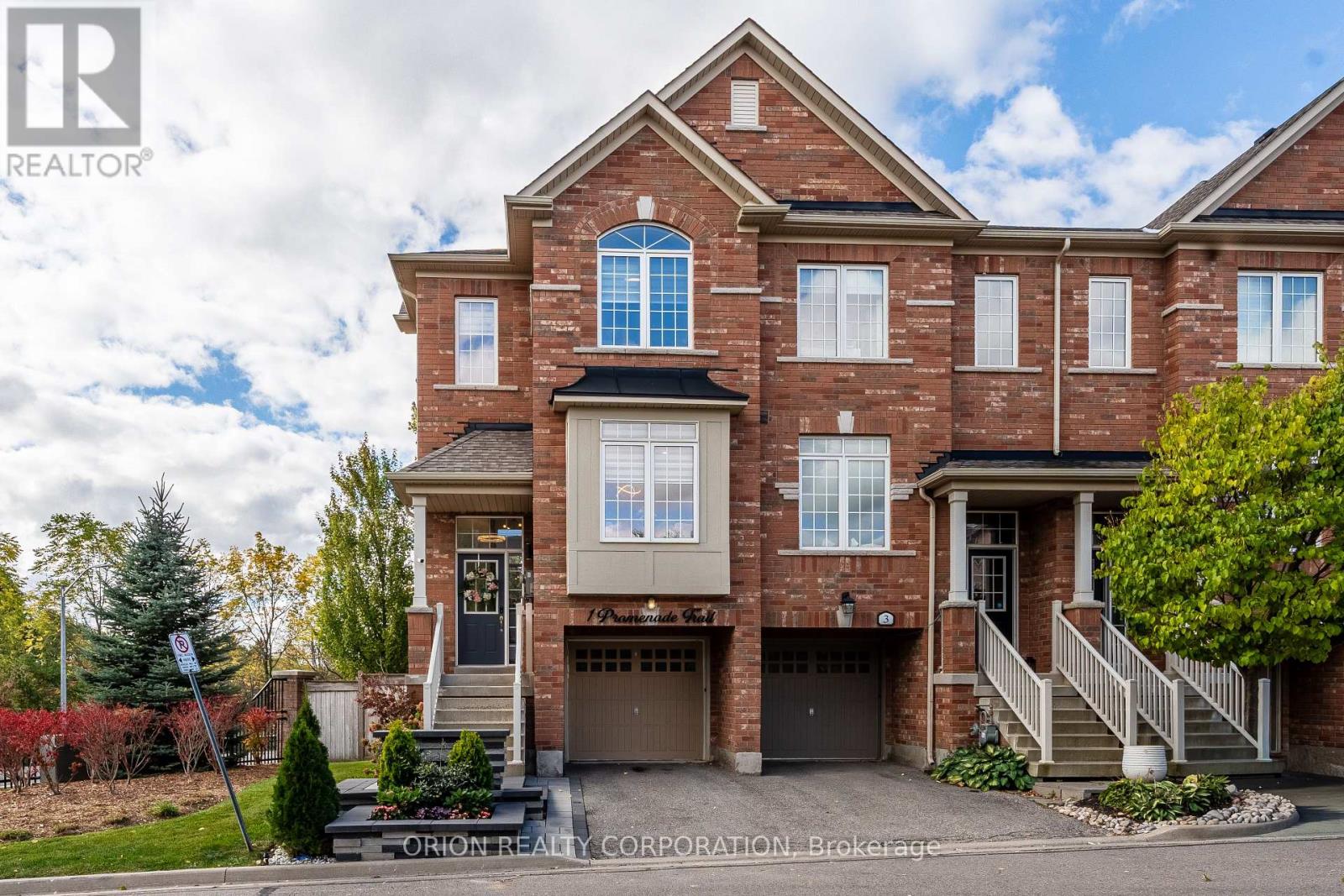 1 Promenade Trl, Halton Hills, ON L7G 0G8
