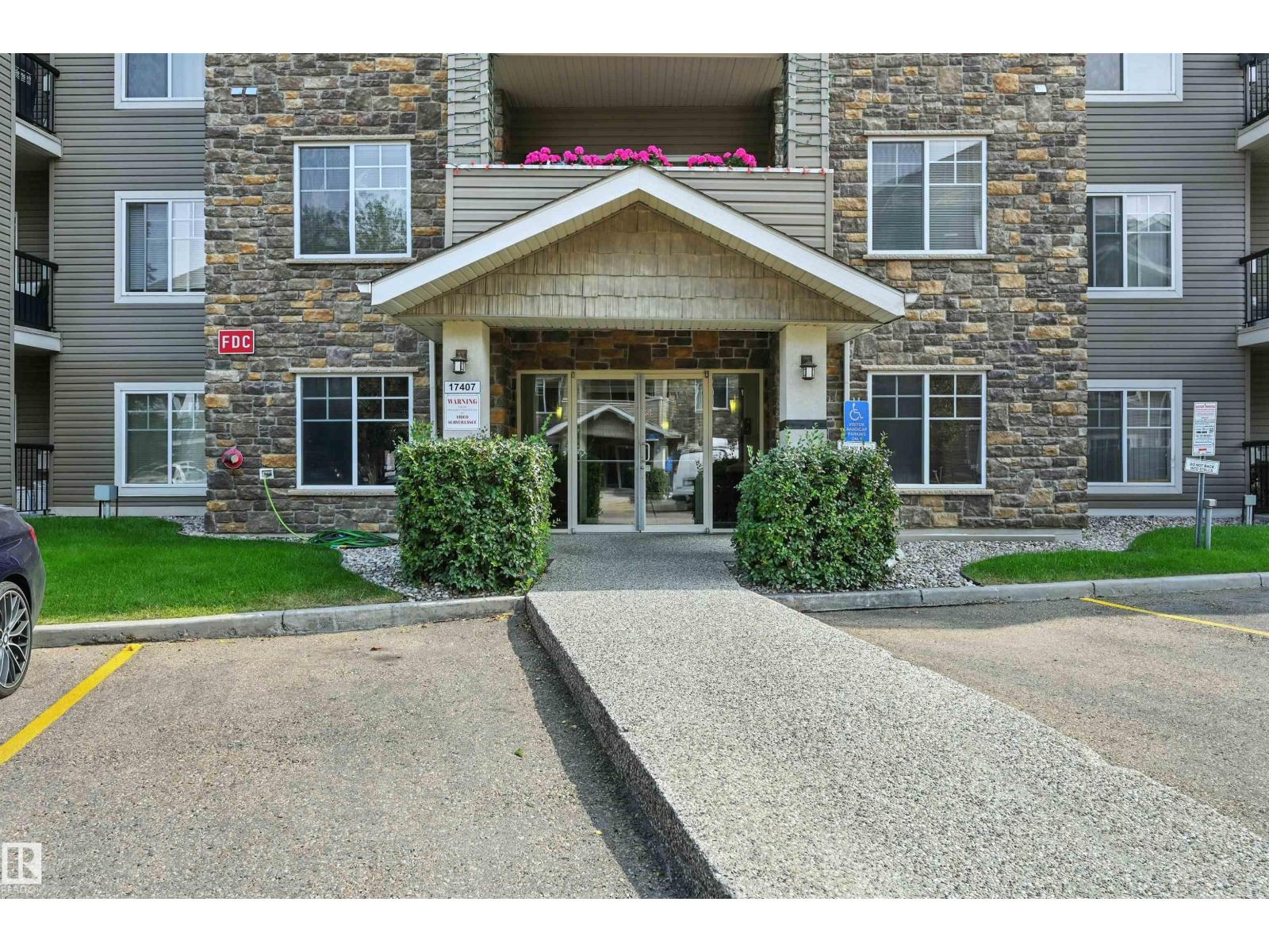 17407 99 Avenue Northwest #108, Edmonton, AB T5T 0W7