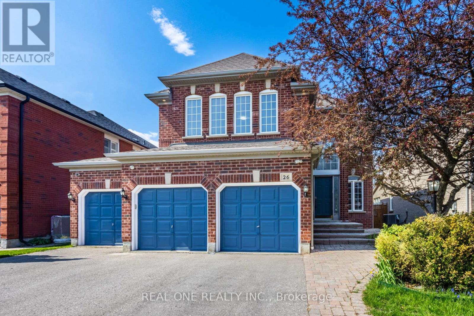 26 Medland Ave, Whitby, ON L1P 1S1
