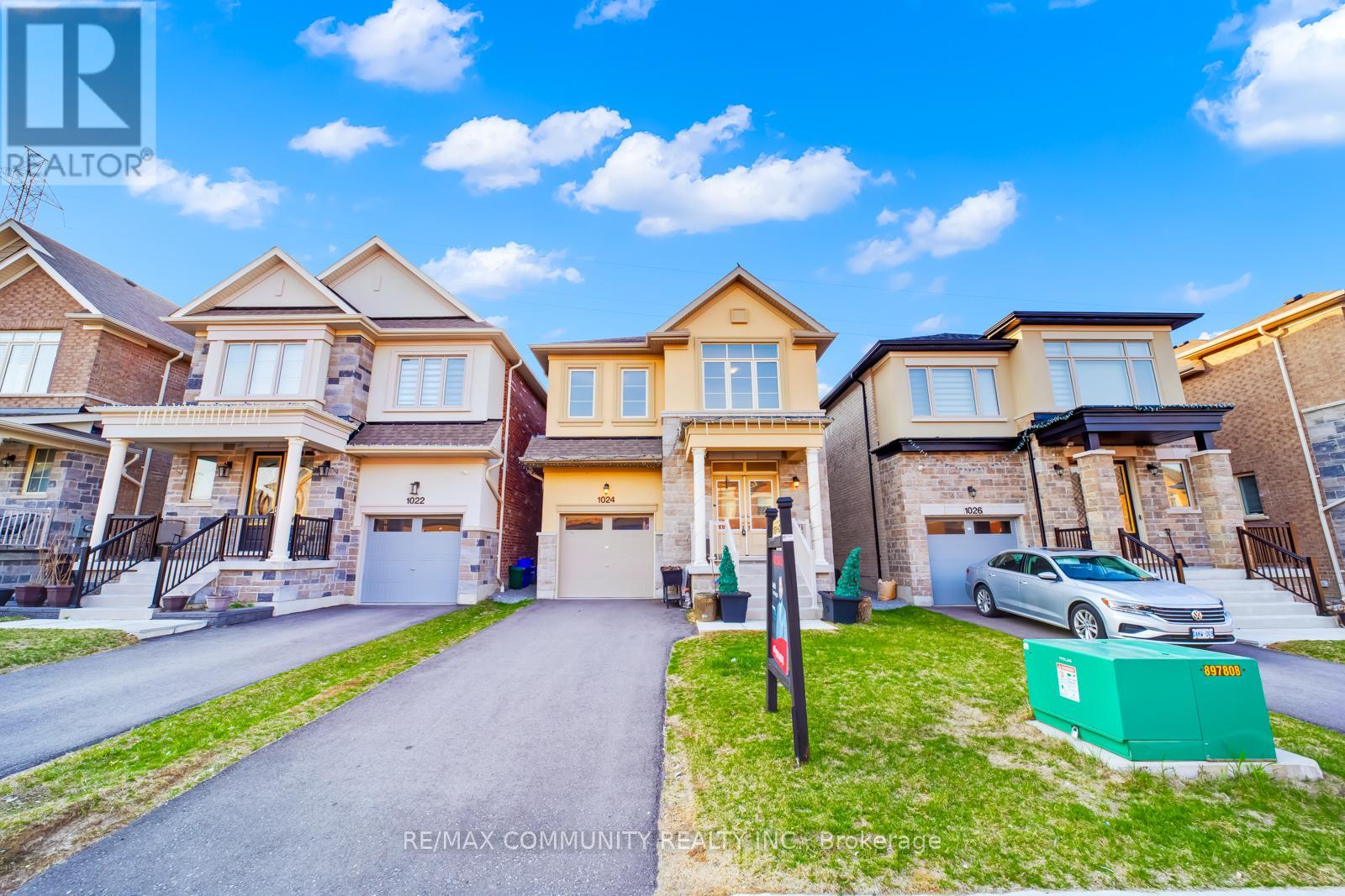1024 Skyridge Blvd N, Pickering, ON L1X 0G5