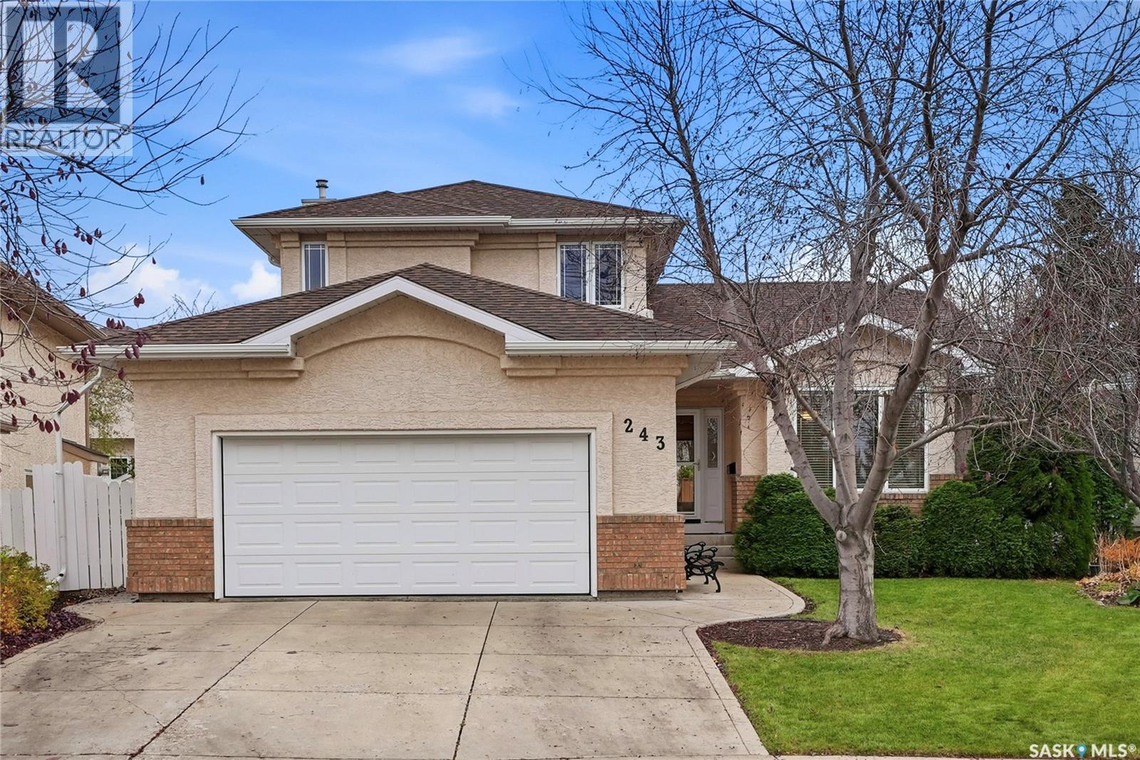 243 Briarvale Bay, Saskatoon, SK S7V 1B8