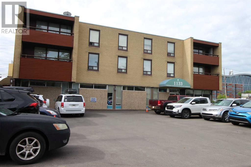 1133 17 Avenue Nw Unit 2, Calgary, AB T2M 0P6