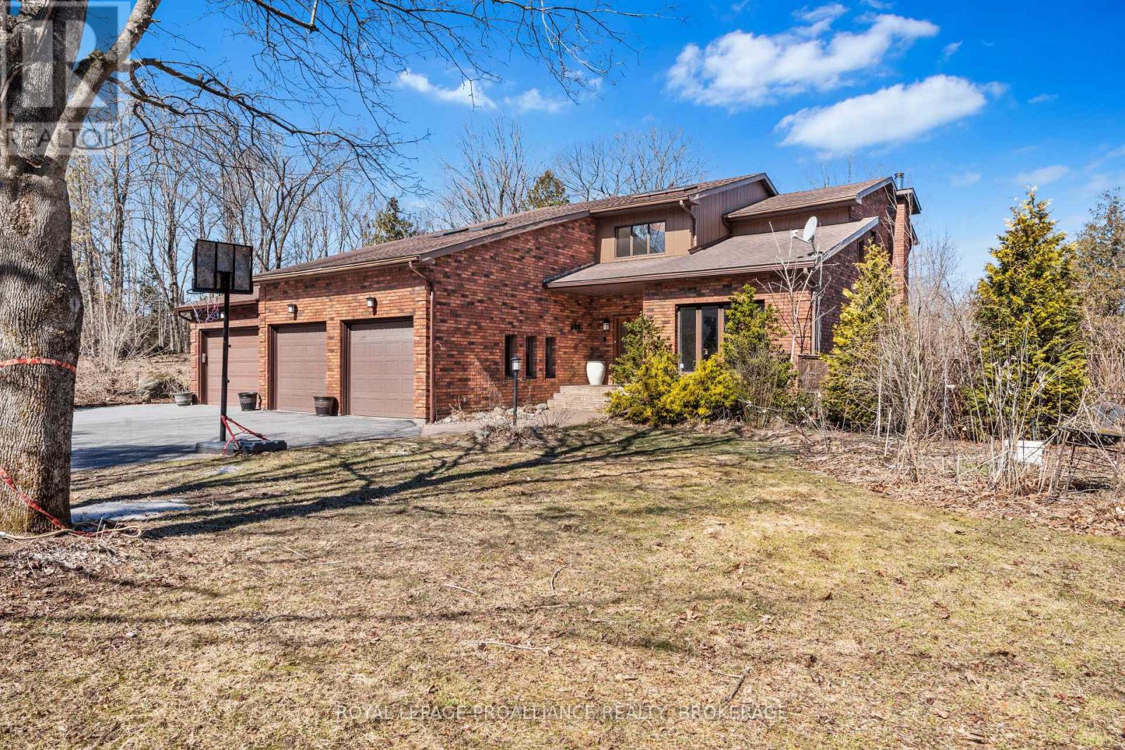 1059 Cedarwoods Dr, Frontenac Frontenac South, ON K0H 2W0