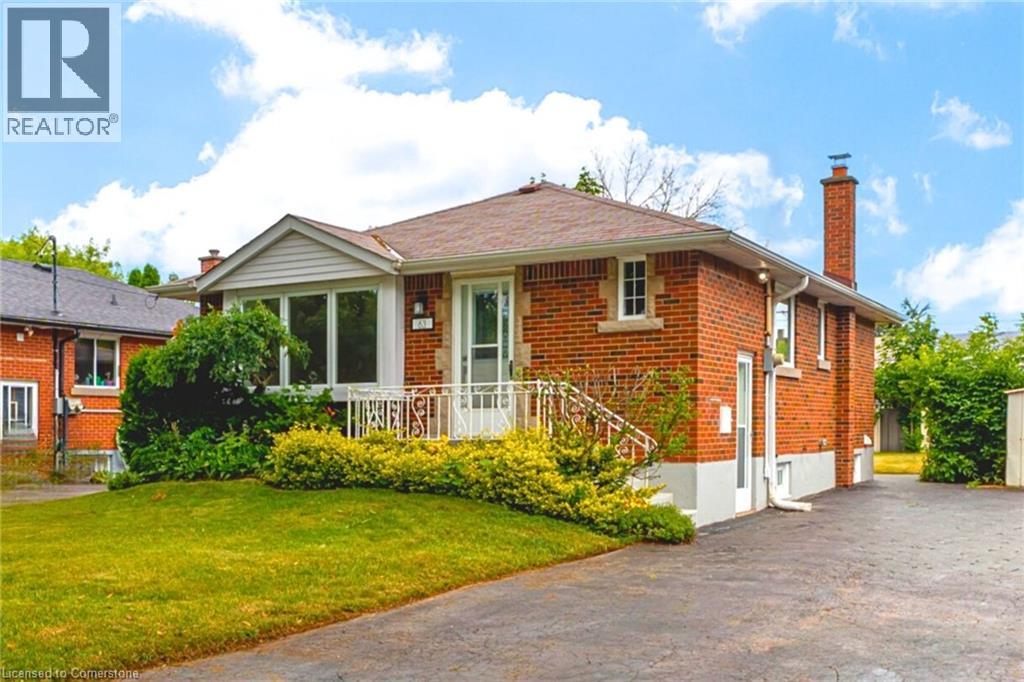 63 Fernwood Cres, Hamilton, ON L8T 3L2