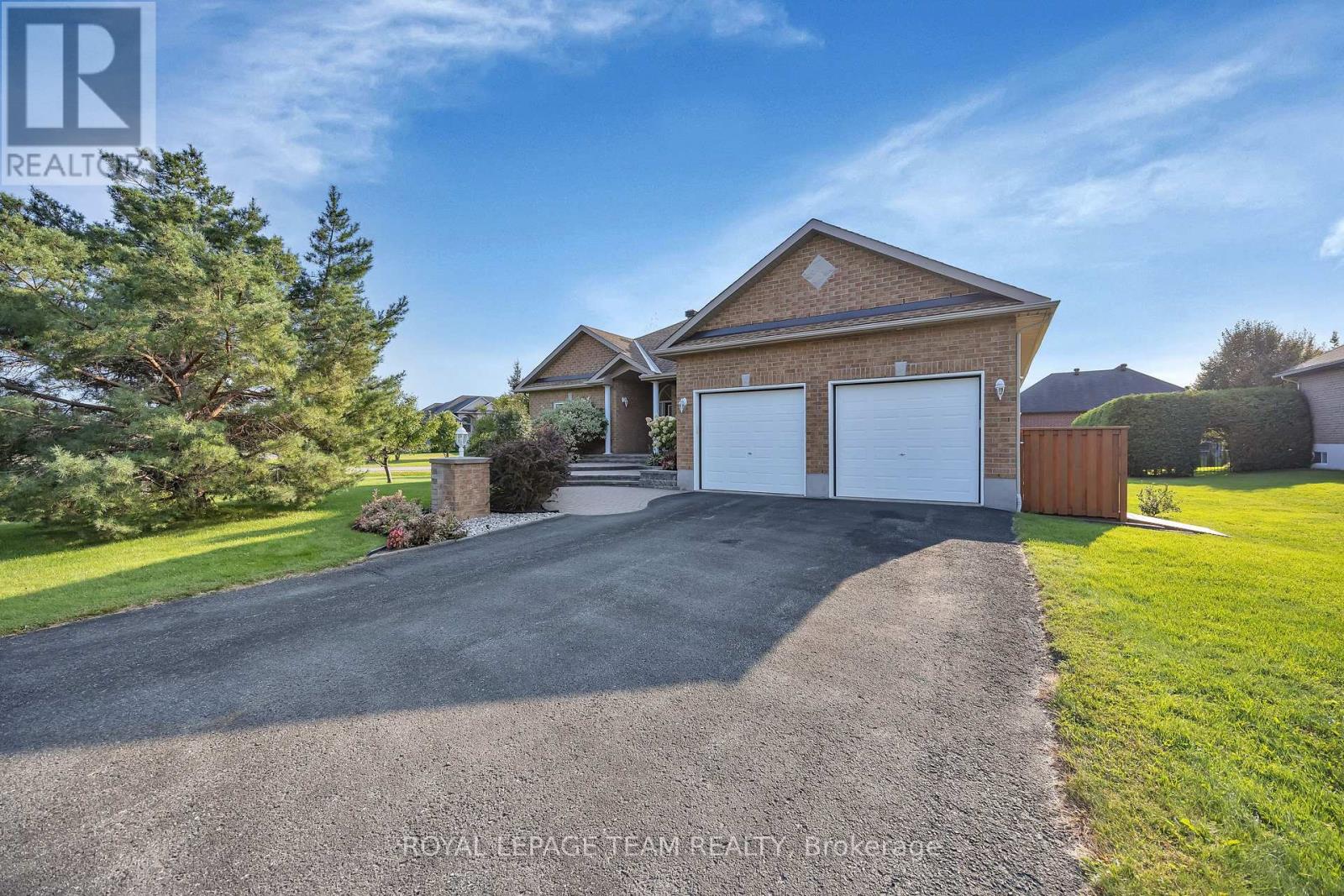 1426 Spartan Grove St, Ottawa, ON K4P 1R6