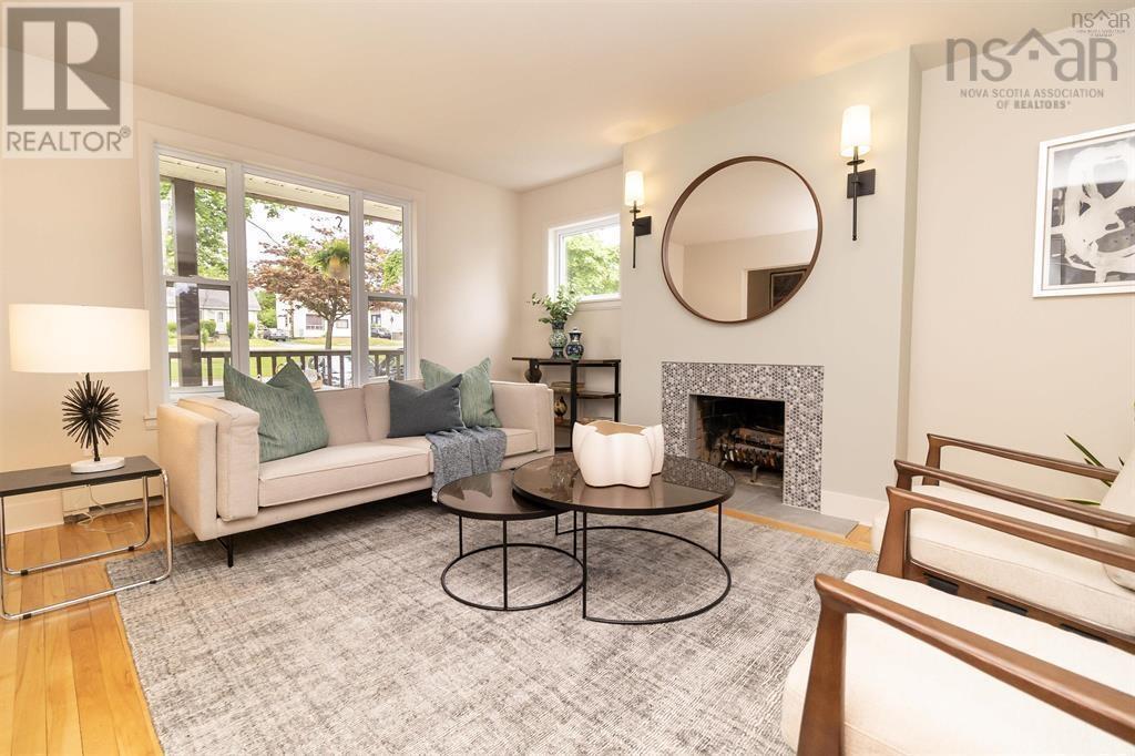 2892 Connaught Ave, Halifax, NS B3L 3A1