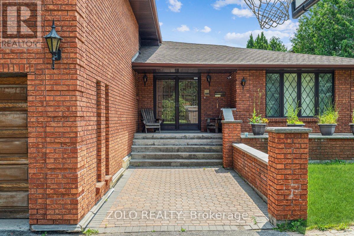 95 Pemberton Rd, Richmond Hill, ON L4C 3T6