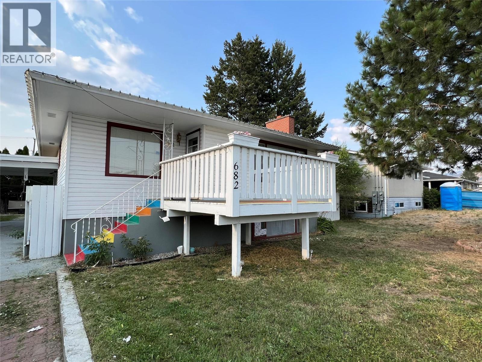 682 Alberni Ave, Kamloops, BC V2B 1T1