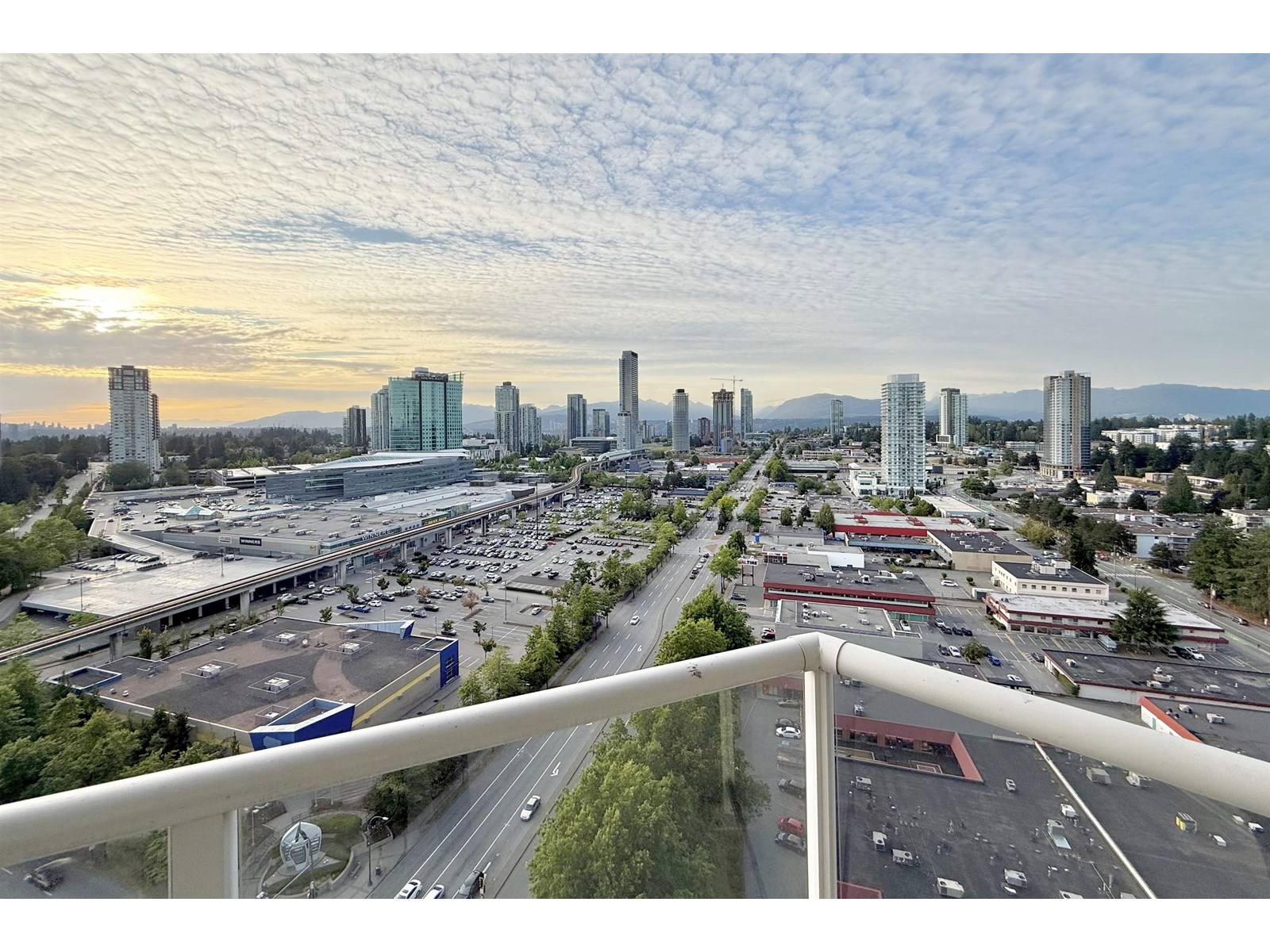 13618 100 Avenue Unit 2202, Surrey, BC V3T 0A8