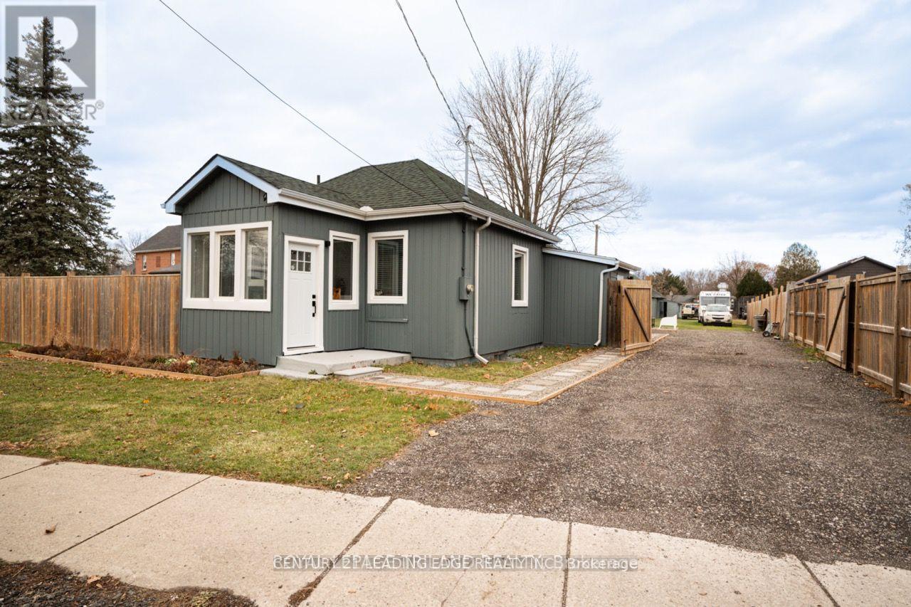 1444 Gore Rd, London, ON N5W 1R9
