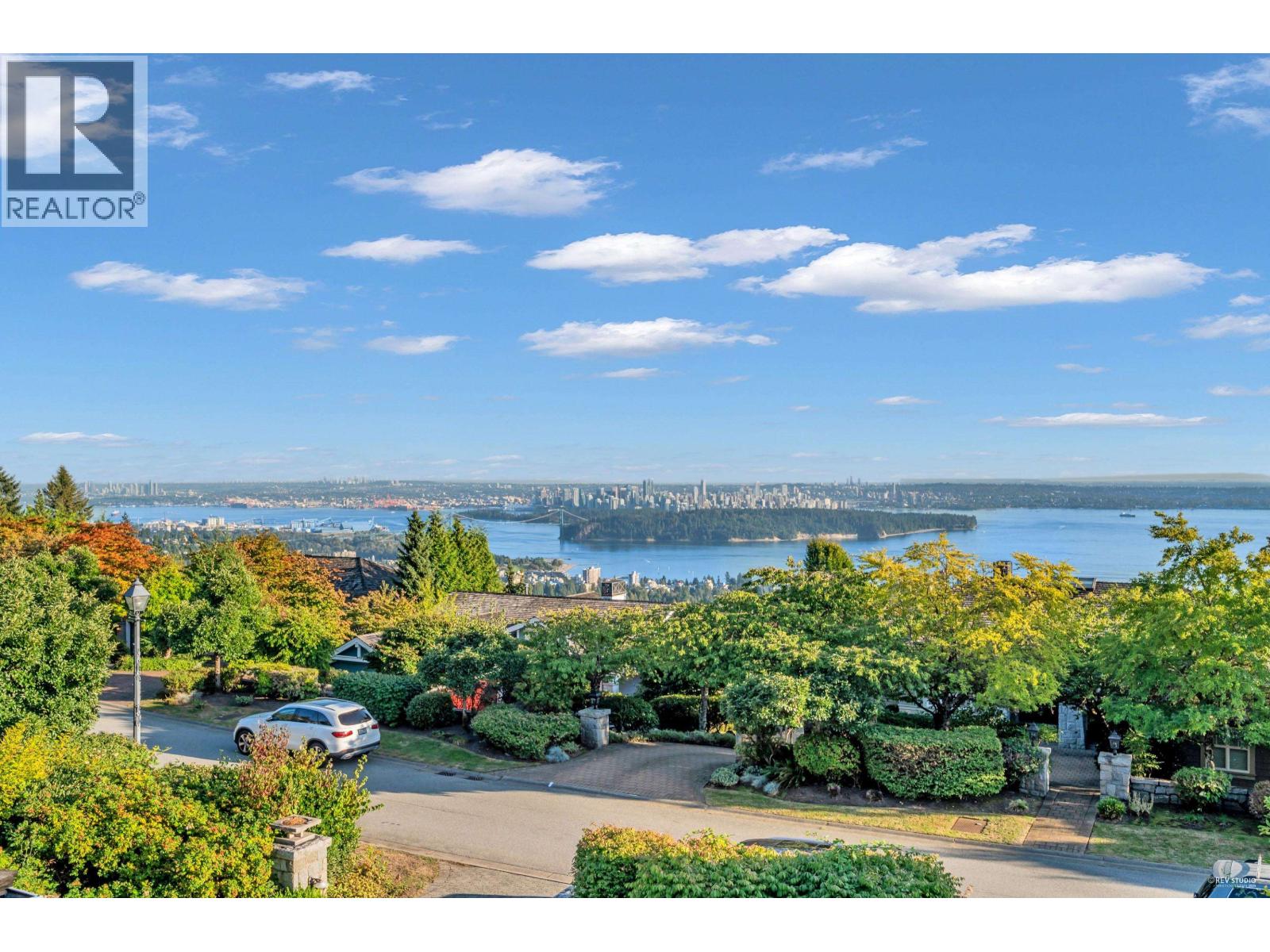 2263 Lythe Ct, West Vancouver, BC V7S 3H8