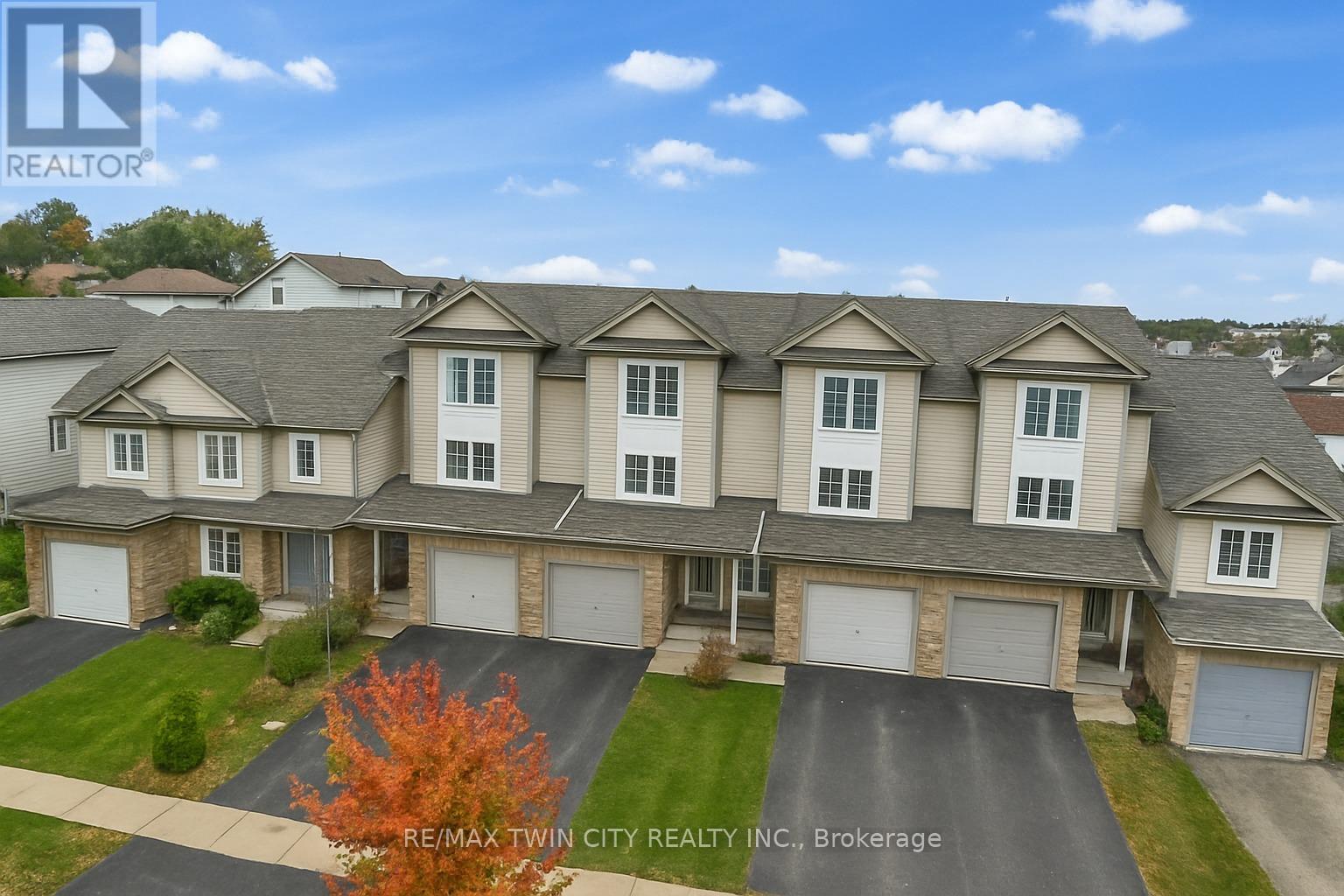 698 Activa Ave, Kitchener, ON N2E 4E1