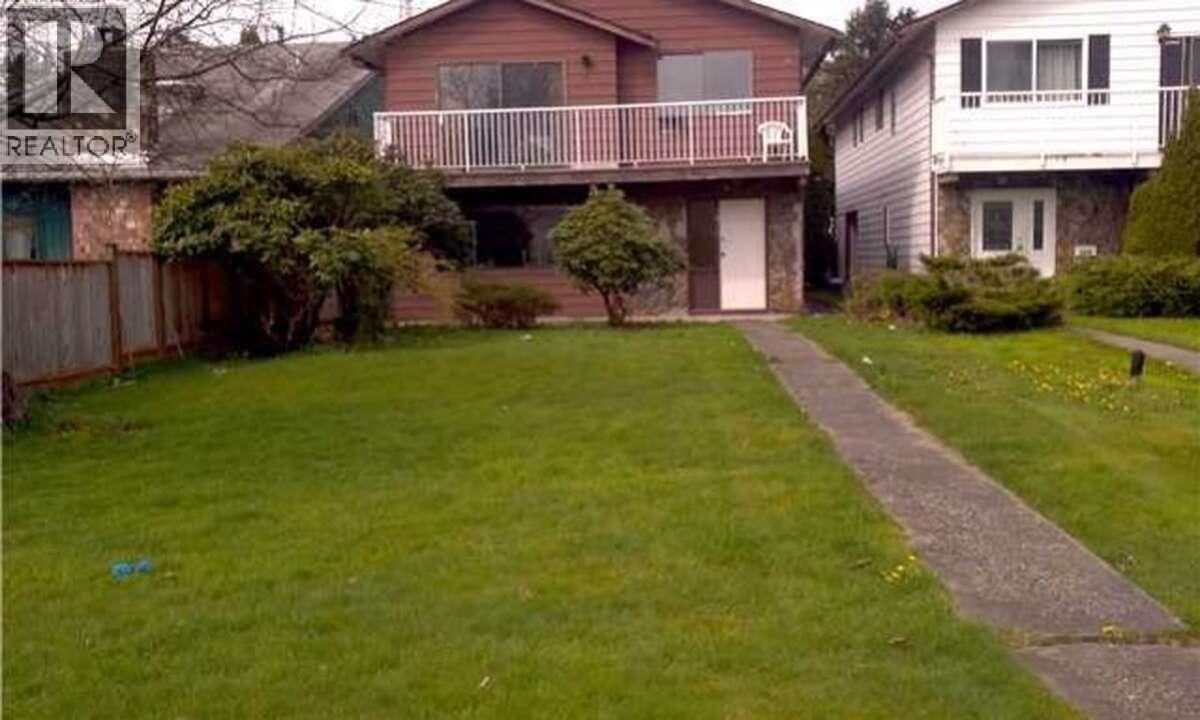 1810 Taylor St, Port Coquitlam, BC V3C 4S8
