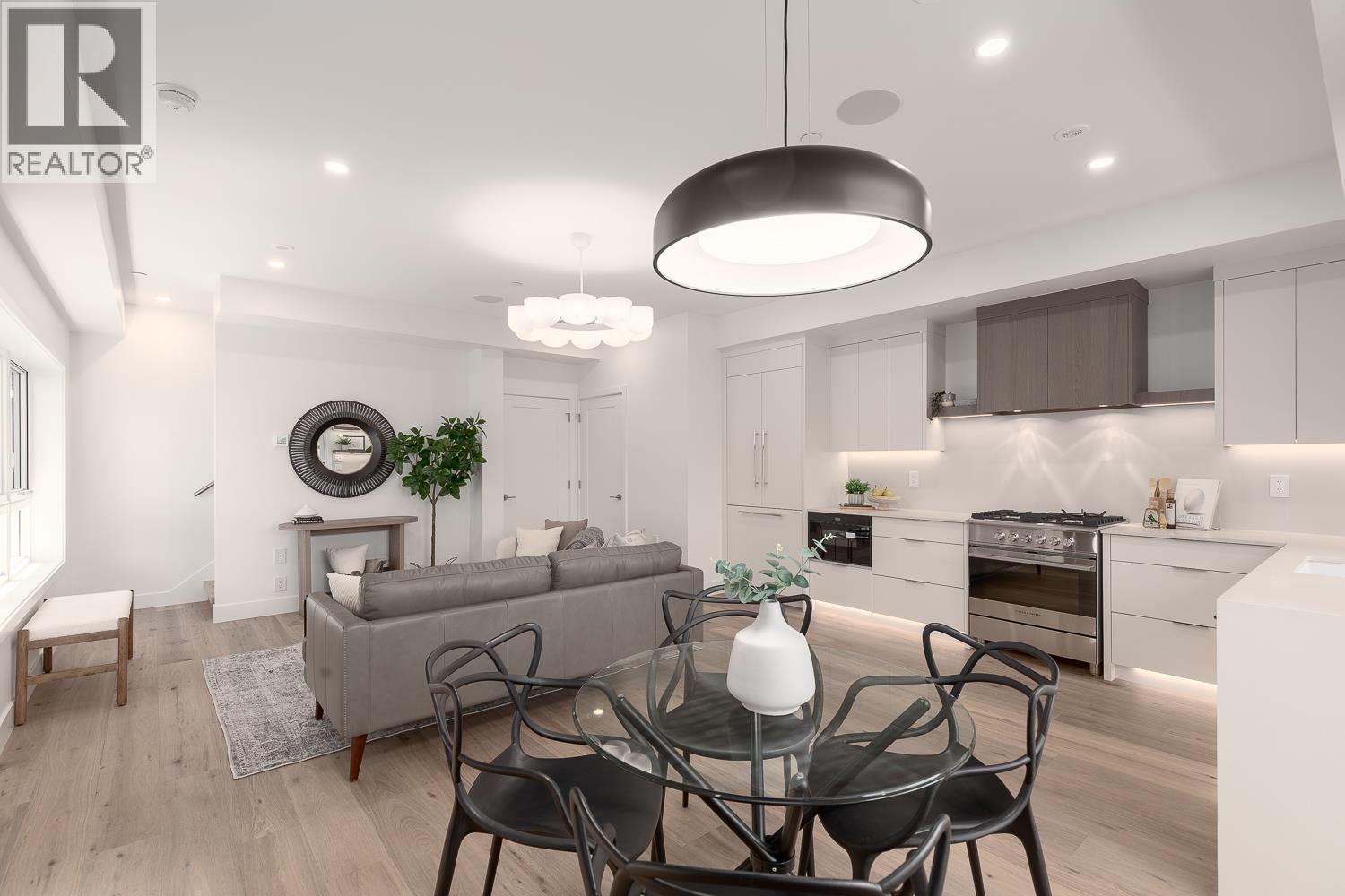 1135 W 33rd Ave, Vancouver, BC V6M 1A3