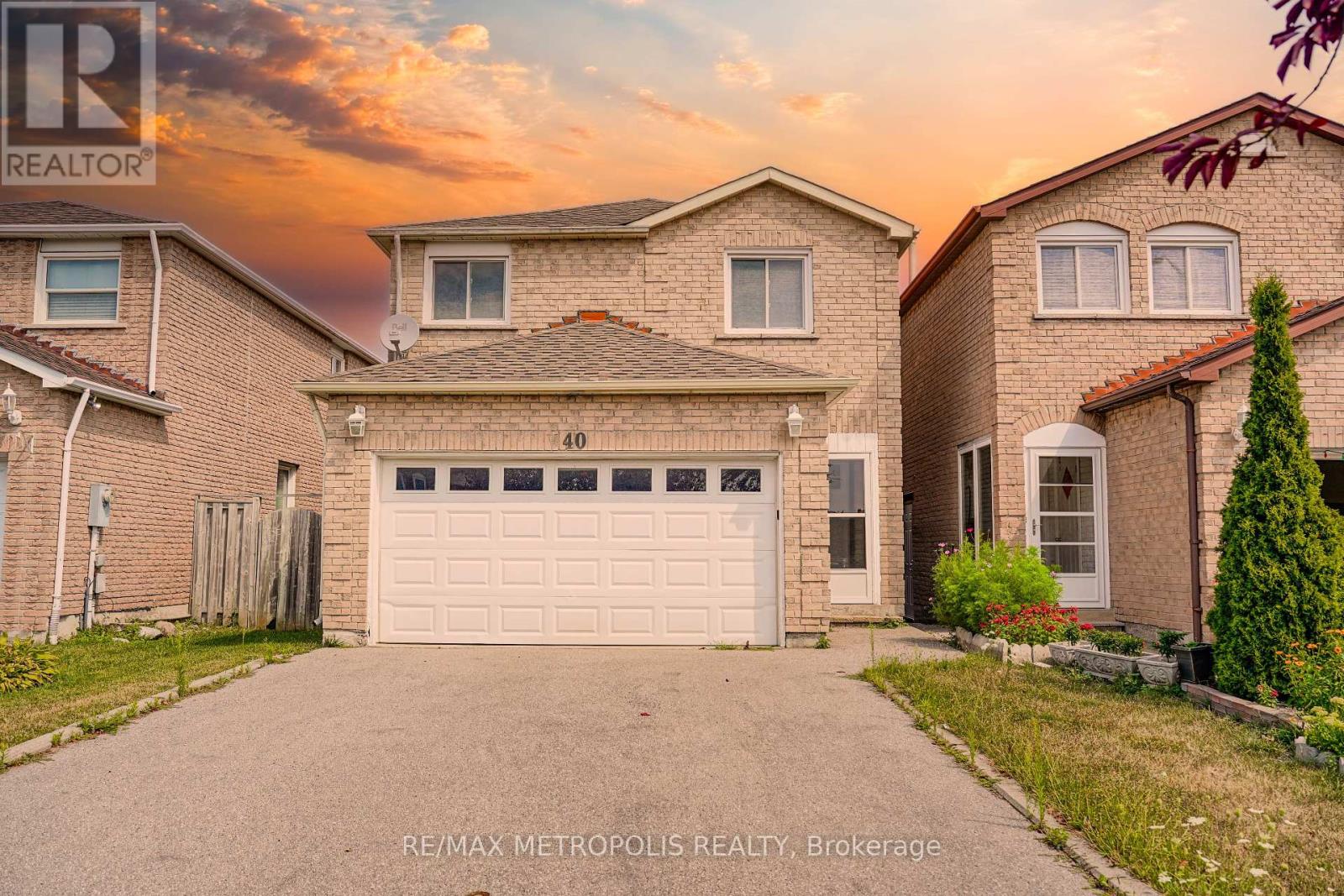 40 Lavron Ct, Markham, ON L3S 2N8