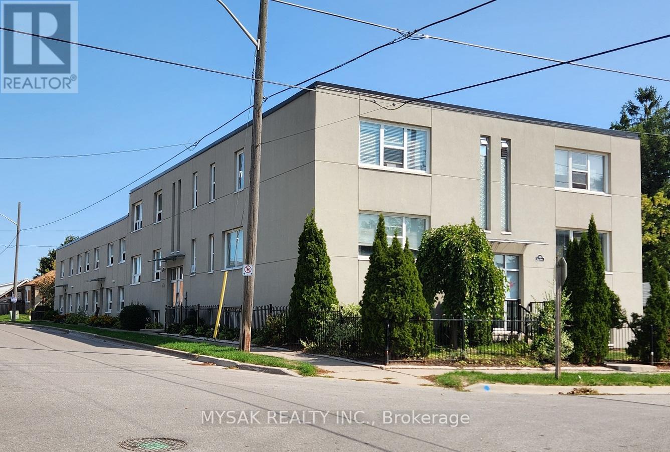249 Drew St, Oshawa, ON L1H 5A6