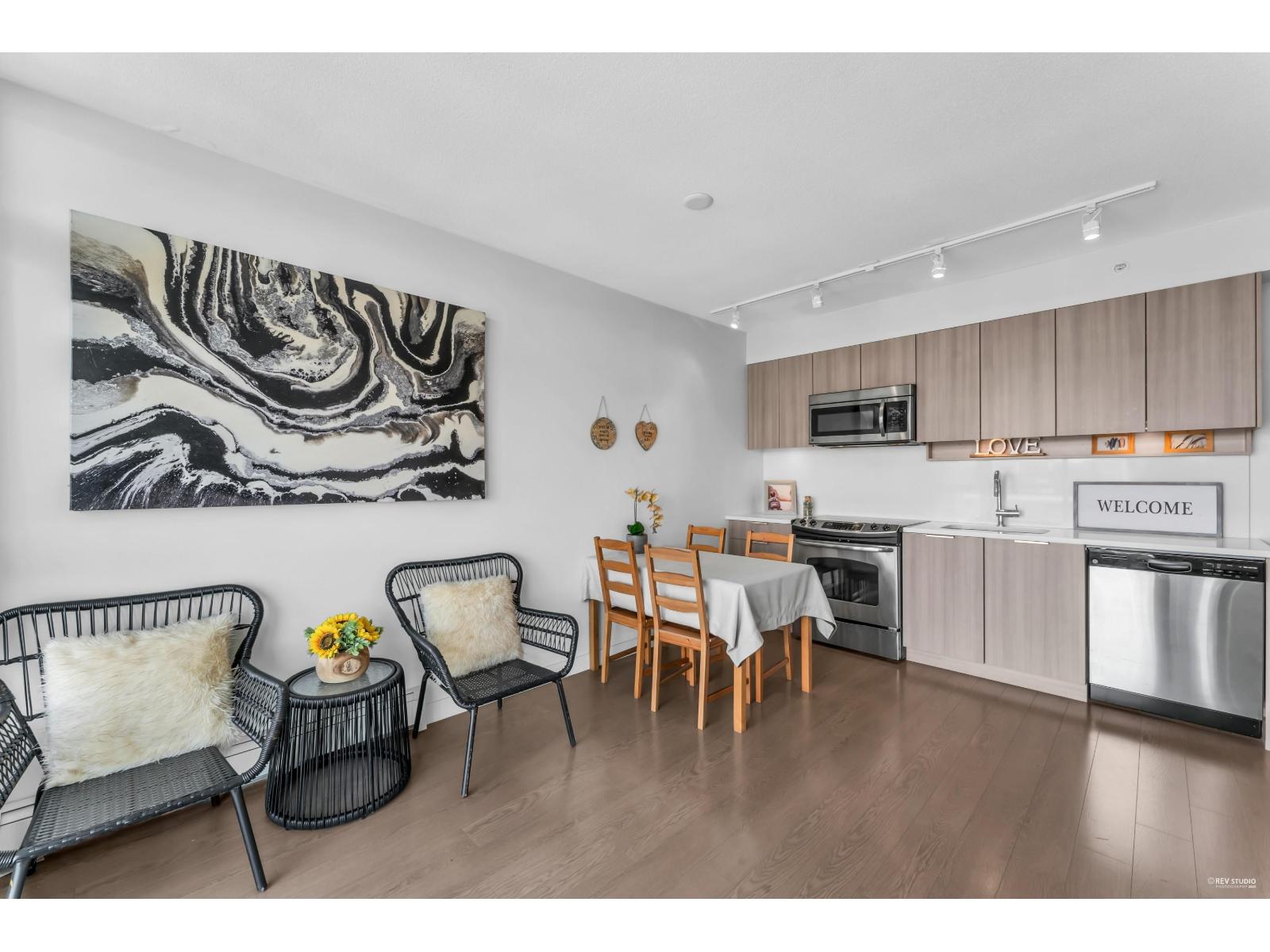 13308 Central Avenue Unit 2602, Surrey, BC V3T 0M4