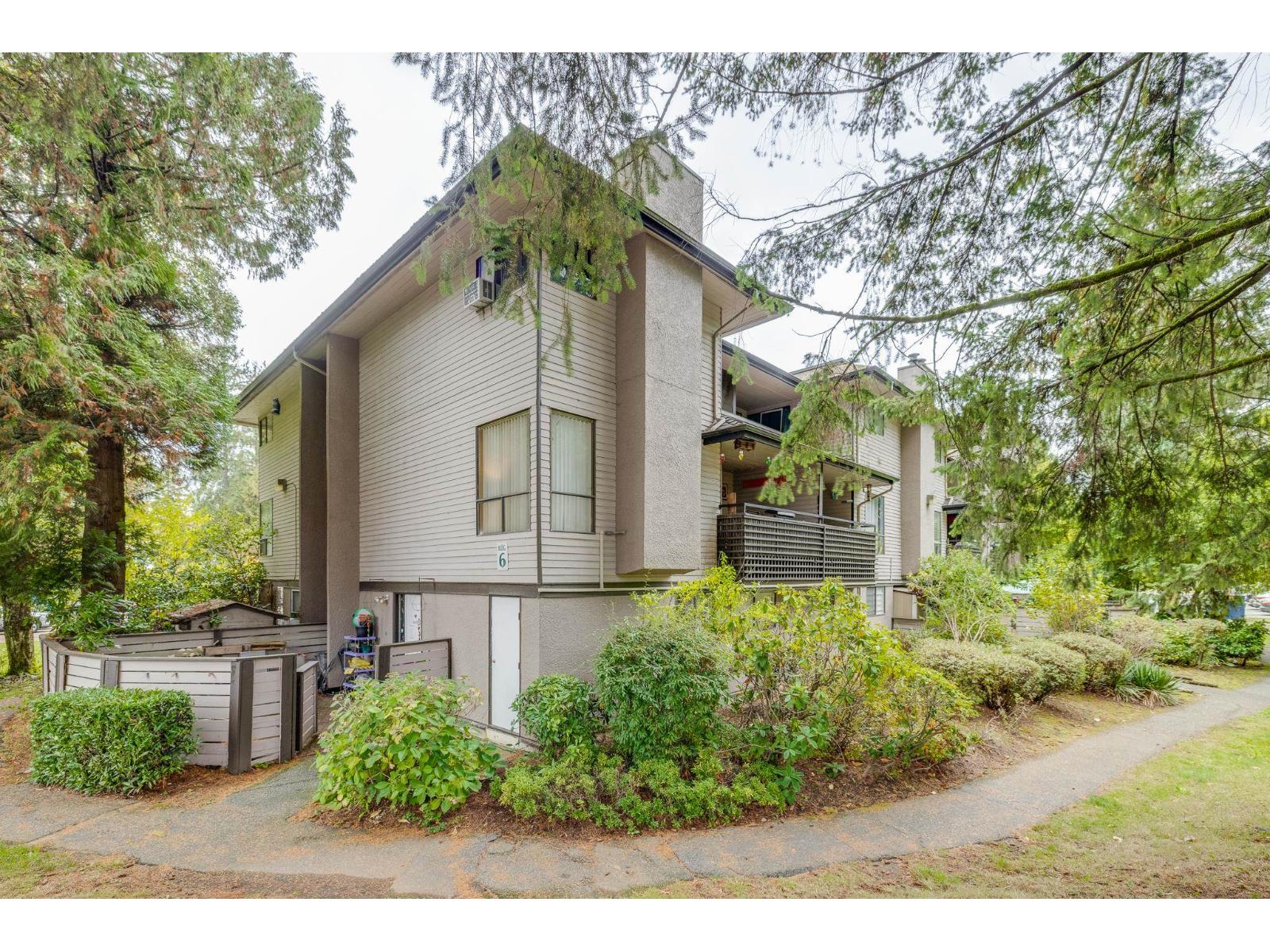 14834 Holly Park Ln, Surrey, BC V3R 6Y2
