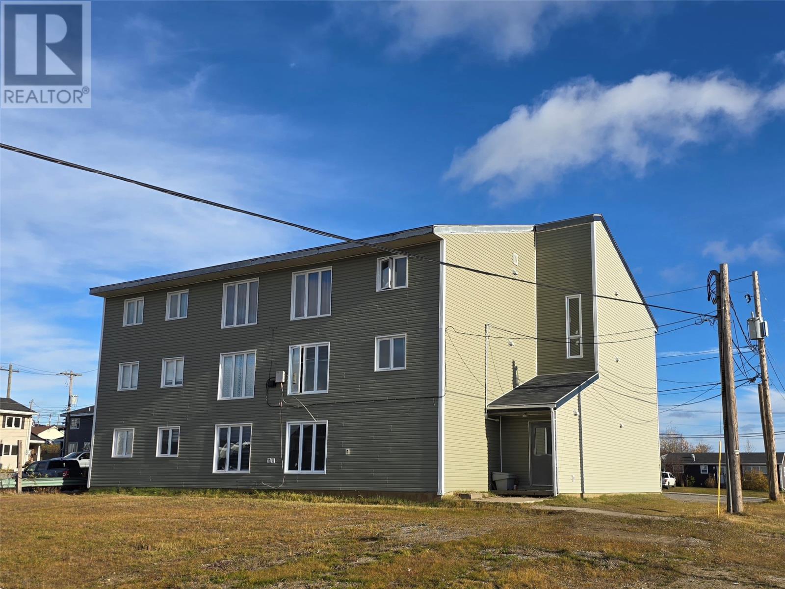 1001 Bartlett Dr, Labrador City, NL A2V 2V8