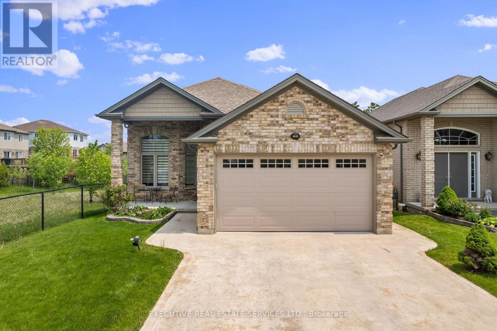 2884 Devon Rd, London, ON N6E 0A4