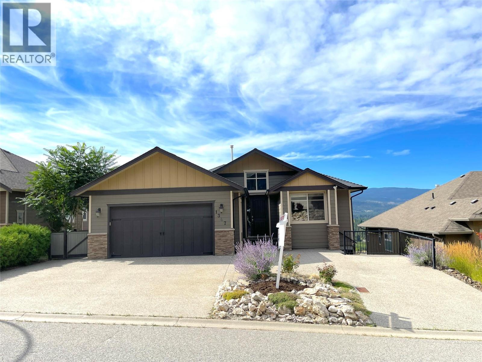 1347 Wilmot Ave, Kelowna, BC V1P 1P5