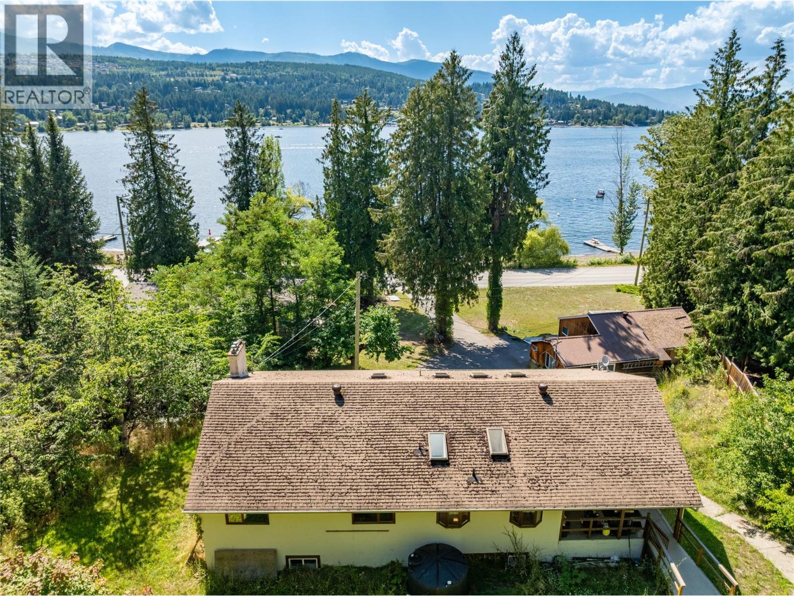 2066 Eagle Bay Rd, Blind Bay, BC V0E 1H1