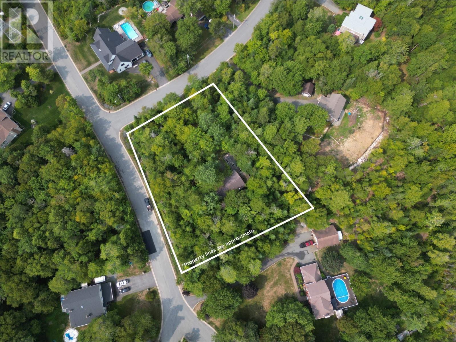 1 Stayner Dr, Waverley, NS B2R 1C3
