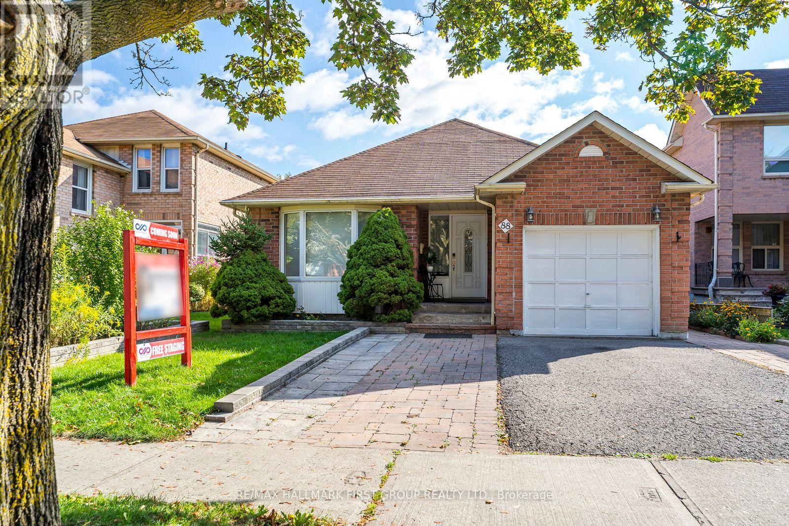 88 Ravenscroft Rd, Ajax, ON L1T 1X2