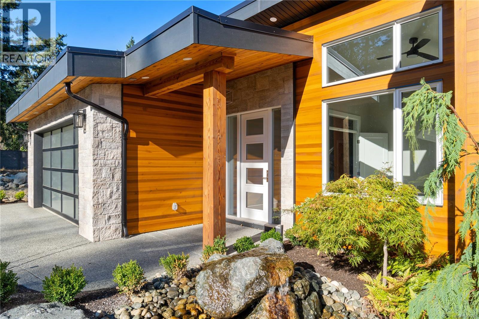 1017 Coral Pl, French Creek, BC V9P 2E1