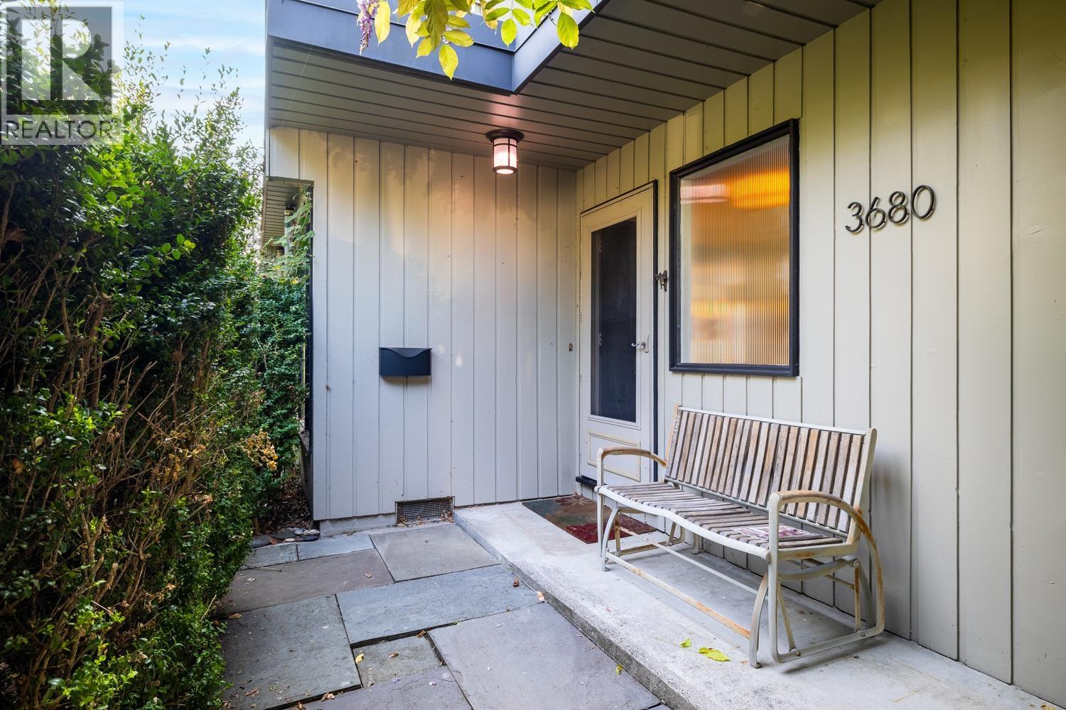 3680 Edgemont Blvd, North Vancouver, BC V7R 2P7