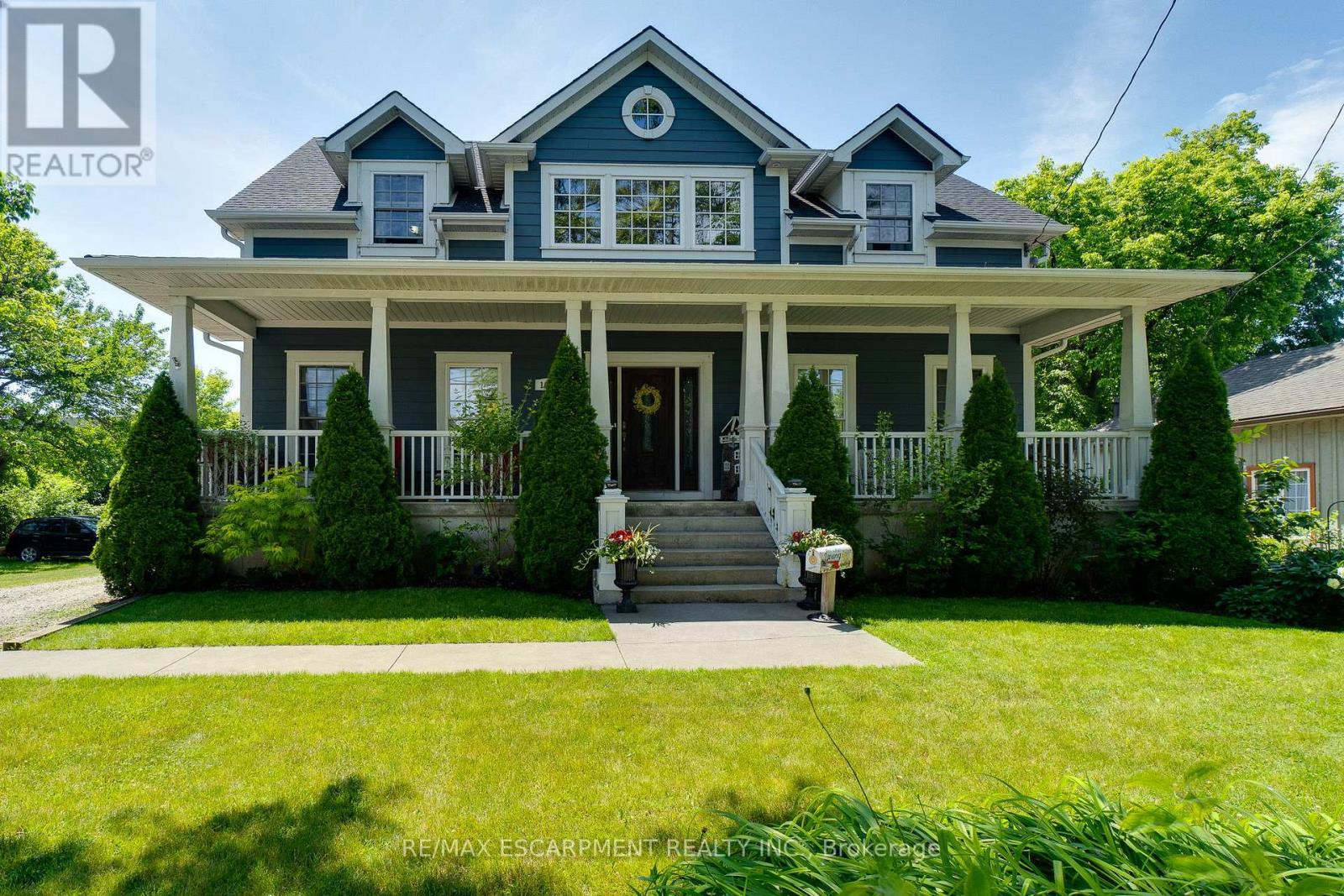 1026 Beach Blvd, Hamilton, ON L8H 6Z4
