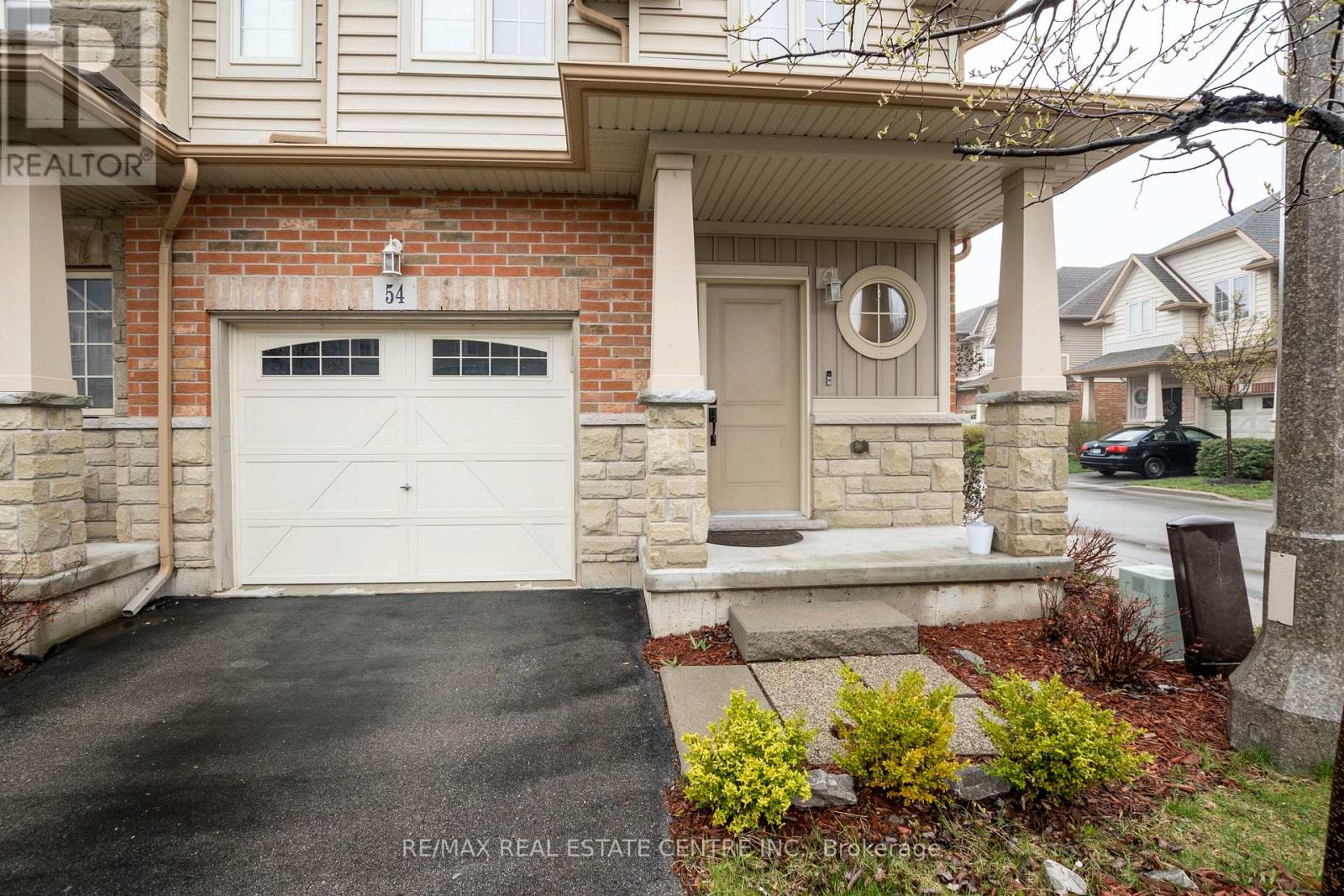 54 8 Lakelawn Rd, Grimsby, ON L3M 0G1