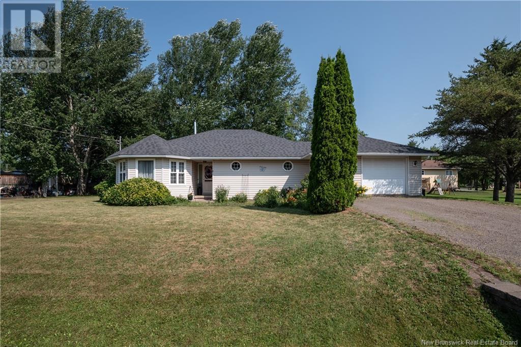 6 Twilight Ave, Salisbury, NB E4J 2S6